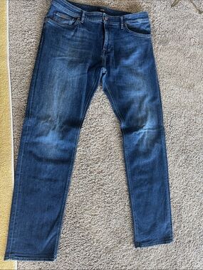 Hugo Boss Men's Slim Straight Jeans in Indigo Blue